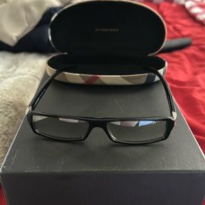 Burberry men’s sunglasses black never worn